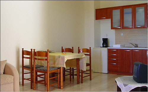 Apartment - Esstisch und Kchen-Set
